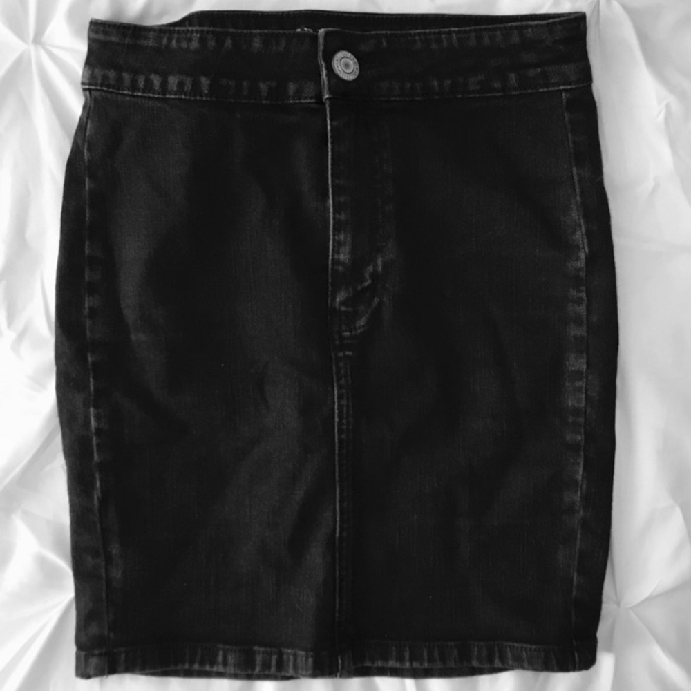 American Eagle Black Denim Skirt